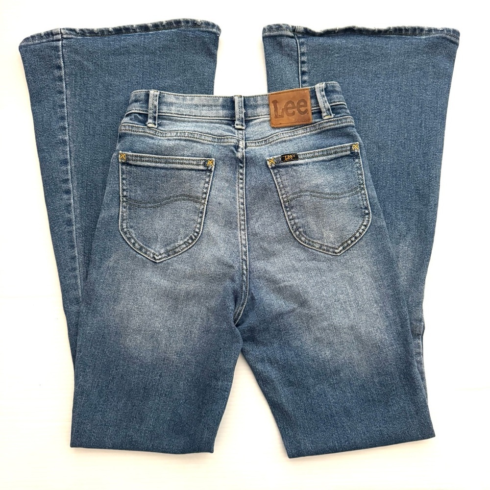 Lee Vintage Modern High Rise Flare Distressed Jeans Size 26 - Picture 4 of 9